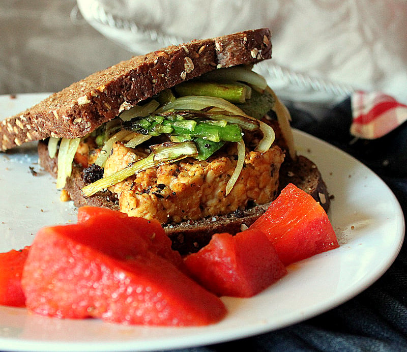 Tempeh sandwiches. Grilled tempeh with delicious herbs and spices served with grilled watermelon and peaches. Plus more sandwich idea, vegan recipe. #glutenfree #veganricha #vegan