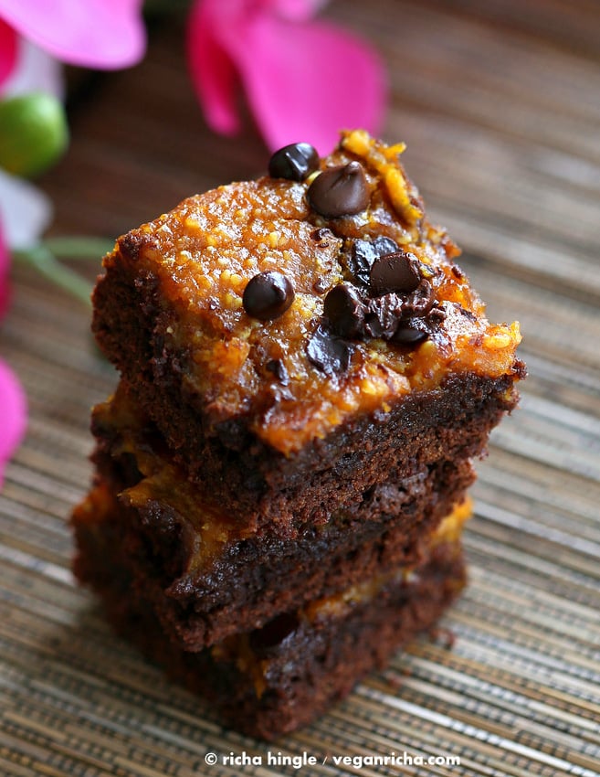 Vegan Pumpkin Brownies. Creamy Pumpkin Layered with Fudgy Dark Chocolate Brownie. Pumpkin Pie + Brownie | Vegan Richa