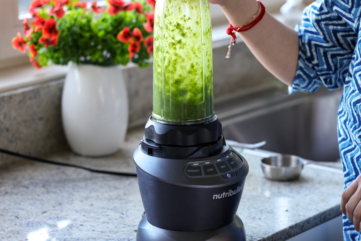 blending the spinach mixture