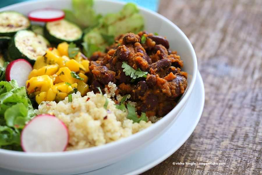 Curried Kidney Beans, Quinoa, Roasted Zucchini, Mango Salsa Bowl | Vegan Richa