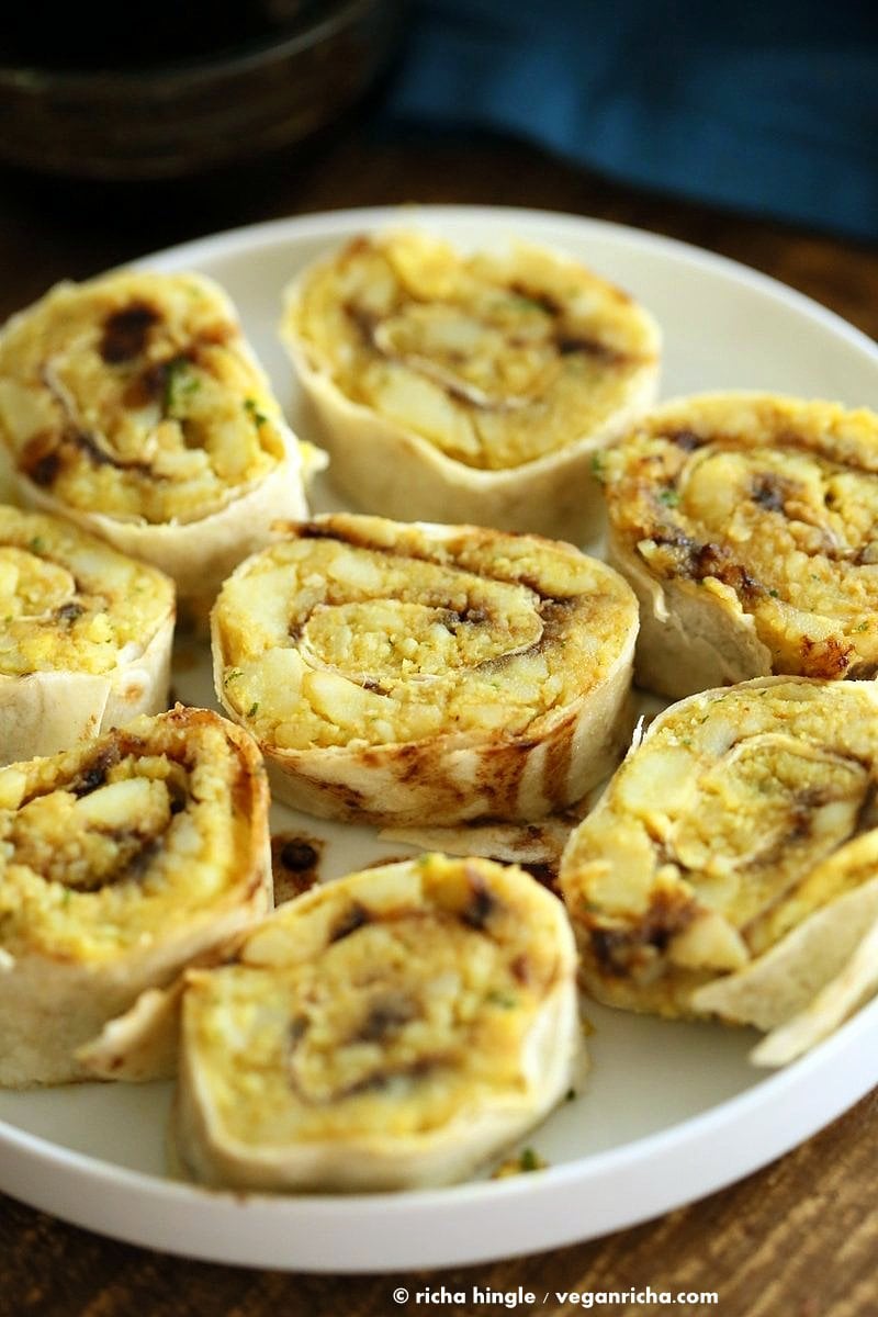Samosa Pinwheels - Spiced Potato Pinwheels with quick Tamarind Chutney | VeganRicha.com #vegan #appetizer #samosa