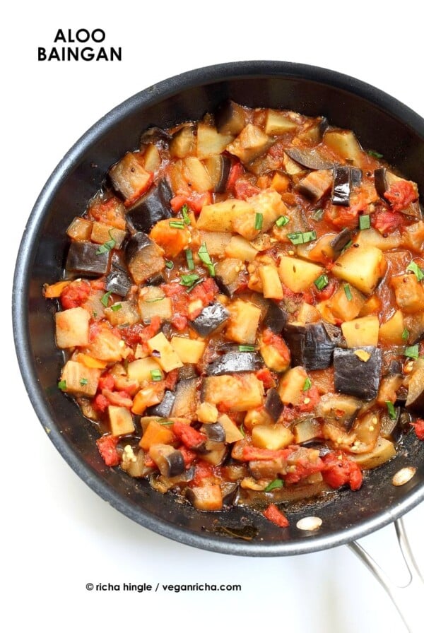Easy Indian spiced Eggplants and Potatoes. Aloo Baingan Recipe. Curried Potato Eggplant side. | VeganRicha.com #vegan #glutenfree #Indian #eggplant #potato #glutenfree #veganricha #vegan