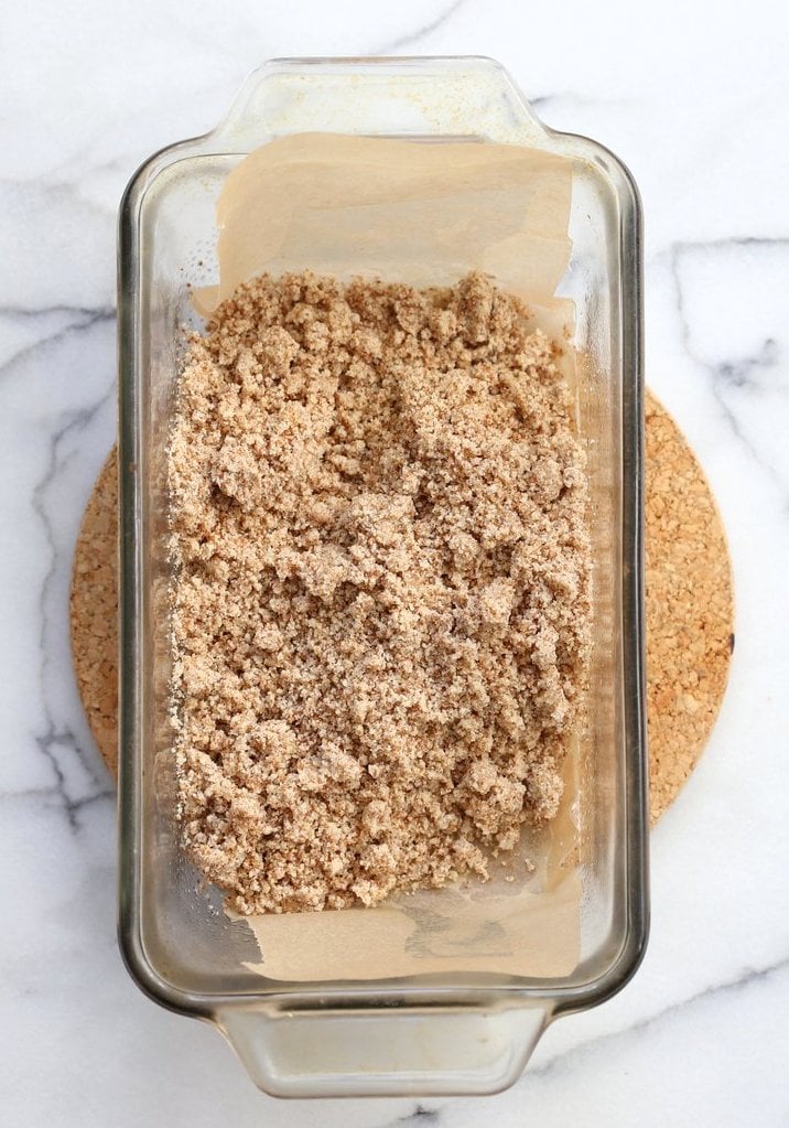 Vegan Sweet Potato Pie Bars. Spiced Sweet Potato Pie layered over cinnamony snickerdoodle crust. Make this into a pie for decadent holiday dessert . GF option | VeganRicha.com
