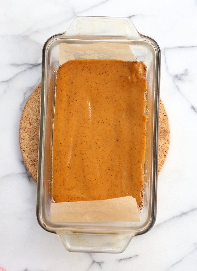 Vegan Sweet Potato Pie Bars. Spiced Sweet Potato Pie layered over cinnamony snickerdoodle crust. Make this into a pie for decadent holiday dessert . GF option | VeganRicha.com