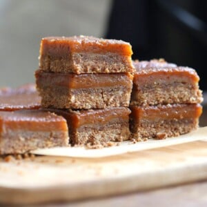 Vegan Sweet Potato Pie Bars. Spiced Sweet Potato Pie layered over cinnamony snickerdoodle crust. Make this into a pie for decadent holiday dessert . GF option | VeganRicha.com