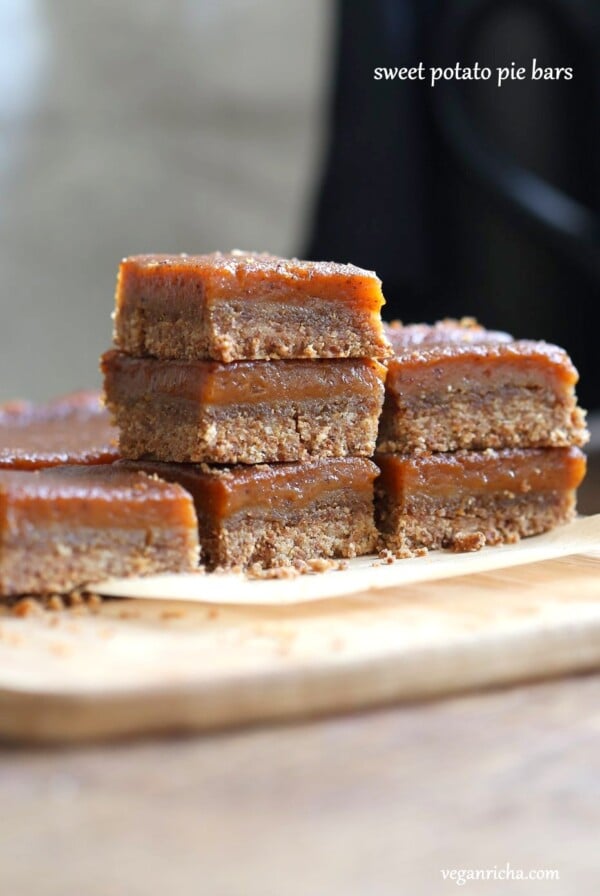 Vegan Sweet Potato Pie Bars. Spiced Sweet Potato Pie layered over cinnamony snickerdoodle crust. Make this into a pie for decadent holiday dessert . GF option | VeganRicha.com