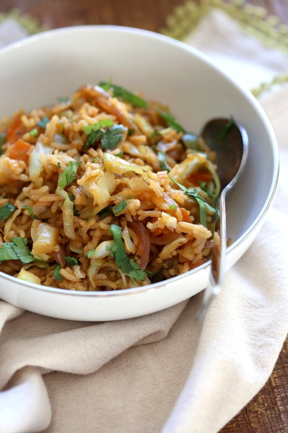 1 Pot, 30 Minute Veggie Spring Rolls Fried Rice! Fridge clean up fried rice with cabbage, carrots, bell pepper, with rice or other cooked grains for a quick weeknight meal. Vegan Gluten-free Nut-free Recipe | VeganRicha.com