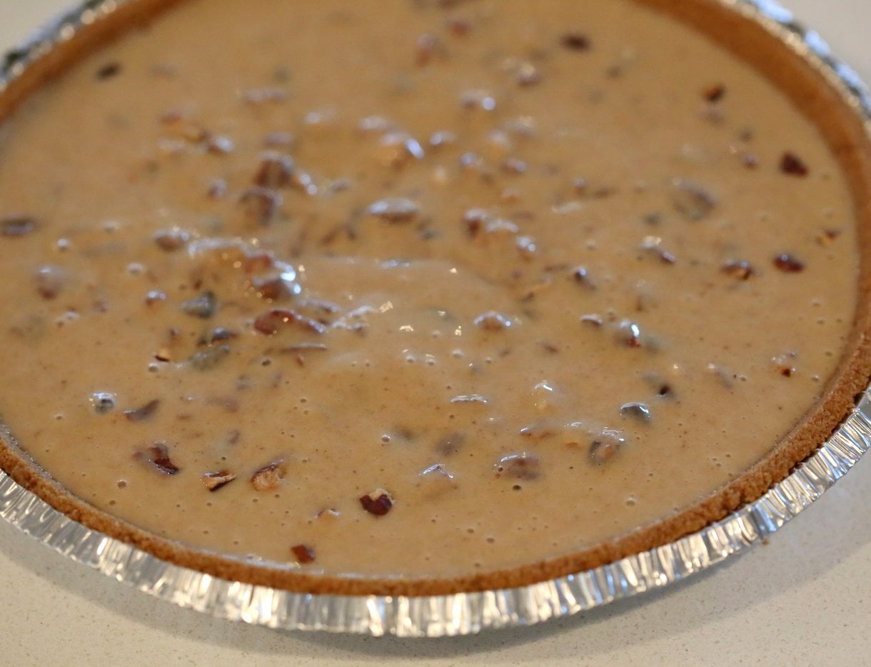 Vegan Chocolate Pecan Pie with Dates and Chai spice. All the pecan pie with chocolate. Vegan Derby Pie. Glutenfree with gf crust. Soyfree Recipe. #vegan #veganricha | VeganRicha.com