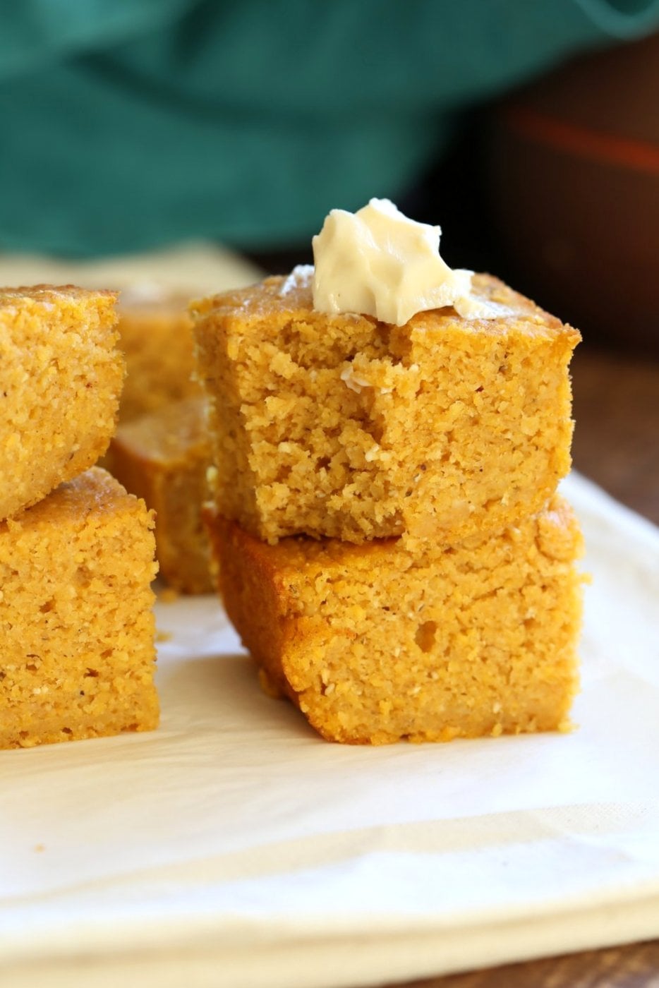 1 Bowl Vegan Pumpkin Corn bread with a few ingredients. Spiced, lightly sweet and great with soups, chilis or on its own with vegan butter and maple syrup or make sandwiches with it. #Vegan #Soyfree #Recipe. #veganricha | VeganRicha.com