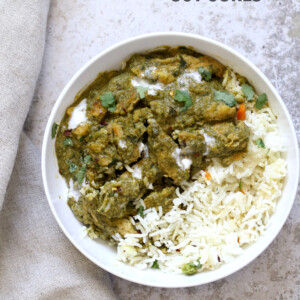 1 Pot Vegan Chicken Saag with Soy Curls. Use seitan, tempeh, baked tofu, chickpeas or chikin substitutes for variation. Soy curls in Spinach Sauce. #Vegan #Glutenfree #Recipe Can be Soy-free and Nut-free #veganricha | VeganRicha.com