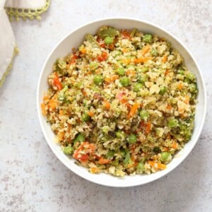 Cauliflower Fried Rice. Easy 1 Pot Fried Rice. No grains, low carb. So fluffy and so good. #Vegan #Glutenfree #Grainfree #Nutfree #Recipe #veganricha | VeganRicha.com