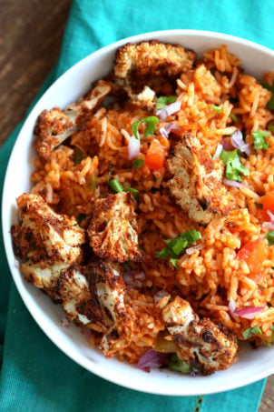 Easy Vegan Spanish Rice Bowl with Taco Roasted Cauliflower. Everyday Meal with everyday ingredients. #veganricha #Vegan #Glutenfree #Nutfree #Soyfree #Recipe | VeganRicha.comย