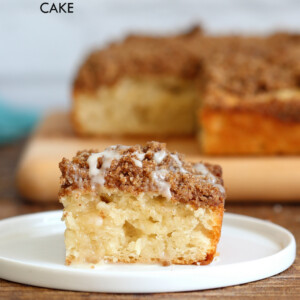 Easy Vegan Coffee Cake Recipe. Simple soft Vanilla Cake topped with a delicious Streusel. Classic Cinnamon Streusel Coffee cake. #Vegan #soyfree #nutfree #Recipe. Glutenfree option #veganricha