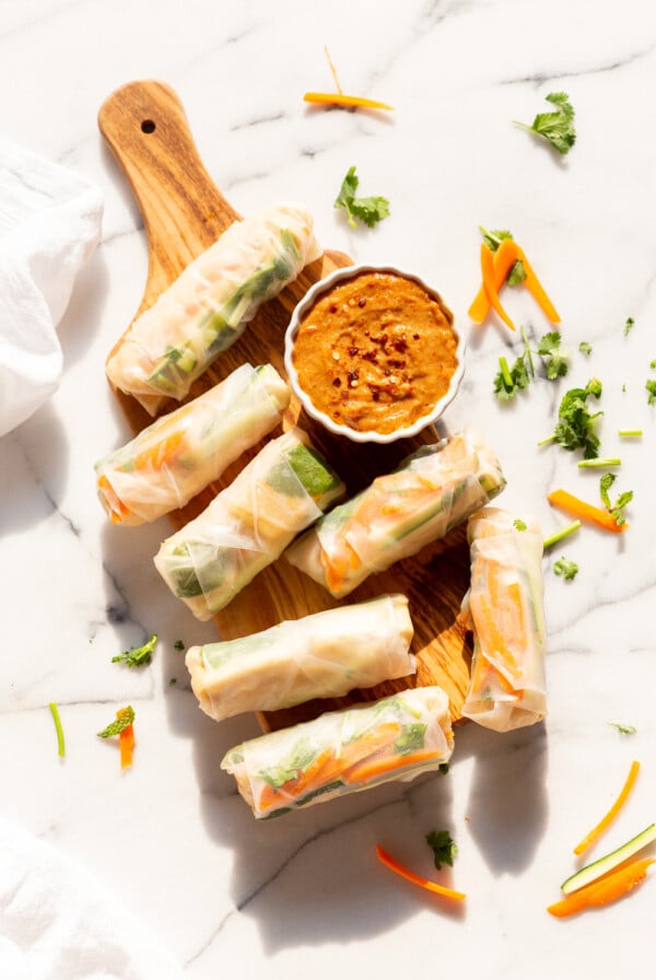 Easy Vegan Fresh Spring Rolls with Peanut Sauce. Rice paper Fresh Rolls with Marinated Tofu and Quick Peanut Dipping Sauce. #Vegan #VeganRicha #VeganSpringrolls #VeganSummerrolls Glutenfree #Recipe Can be Nutfree with Sunbutter or Sweet Chili sauce.