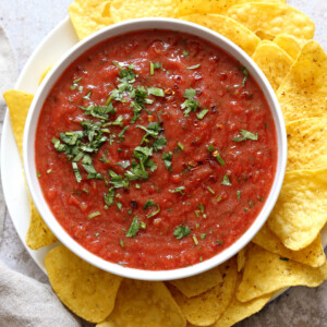 Easy Homemade #Salsa. This fresh tomato salsa is super quick to make in a blender or a food processor and is always a hit at the party. #Vegan, #Glutenfree, #Soyfree, #Nutfree recipe. #veganricha