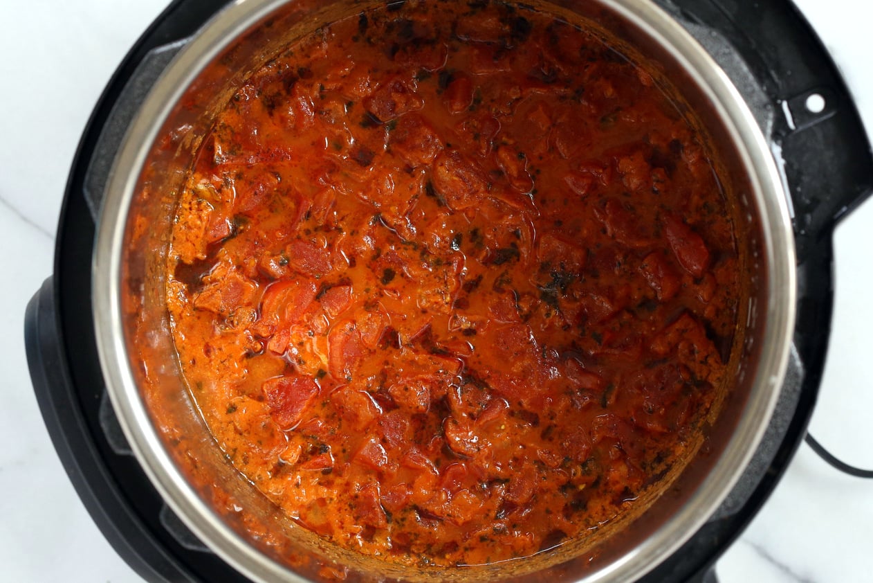 Instant Pot Tikka Masala - #Vegan Tikka Masala Sauce Recipe. Easy Tikka masala sauce, made in a Pressure Cooker. Saucepan option. Add veggies, tofu, chickpeas, vegan chickin subs. #Glutenfree #Soyfree #Nutfree #recipe #VeganRicha