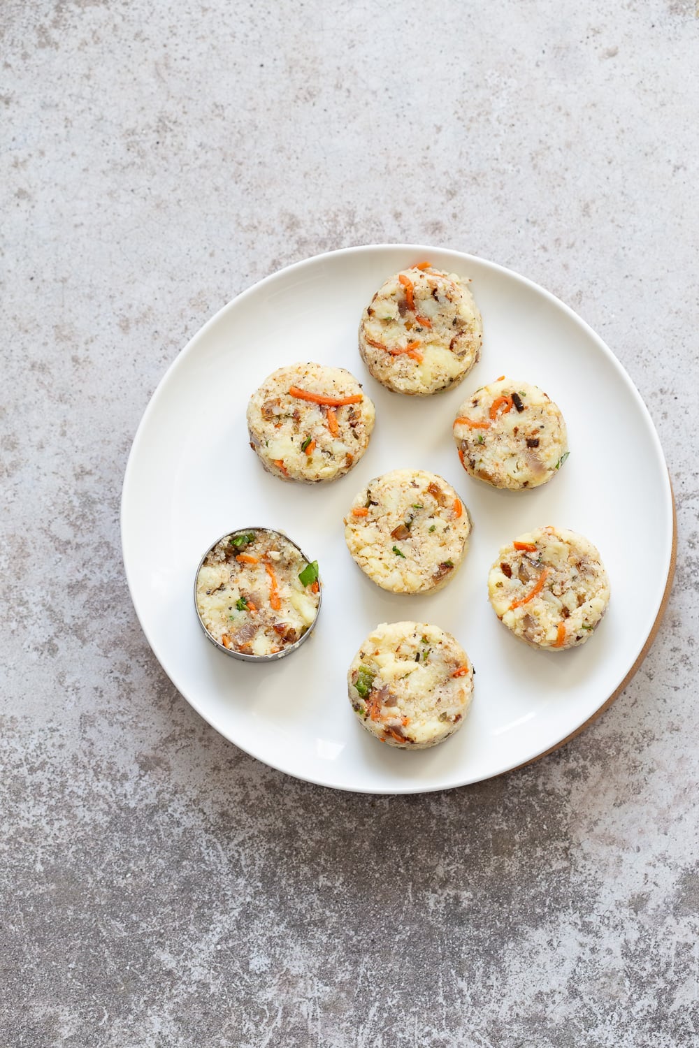 Potato Cauliflower Patties Vegan Recipe. Easy Cauliflower croquettes, pan fried or baked. #Vegan #Soyfree #Nutfree #VeganRicha #Recipe . Can be glutenfree | VeganRicha.com