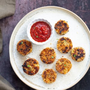 Potato Cauliflower Patties Vegan Recipe. Easy Cauliflower croquettes, pan fried or baked. #Vegan #Soyfree #Nutfree #VeganRicha #Recipe . Can be glutenfree | VeganRicha.com