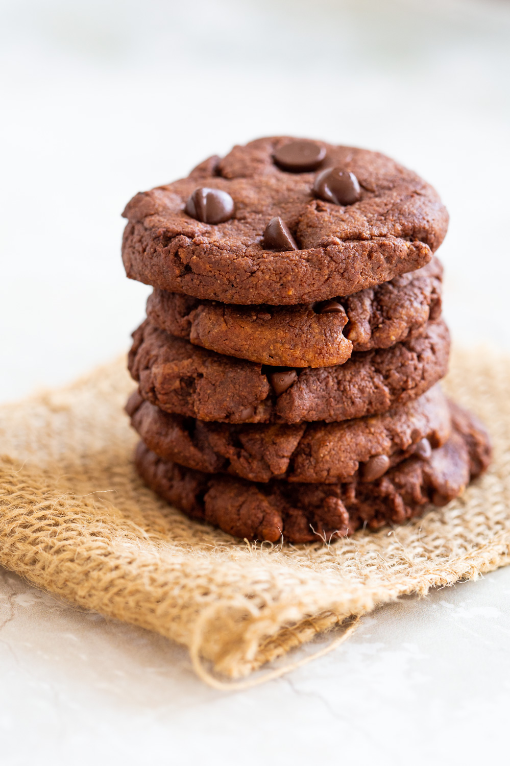 1 Bowl Chocolate Tahini Cookies. Amazing Texture and flavor in these Easy Cookies. 8 Ingredients. 20 Mins. #Vegan #Oilfree #Glutenfree #Grainfree #Nutfree #Recipe #VeganRicha