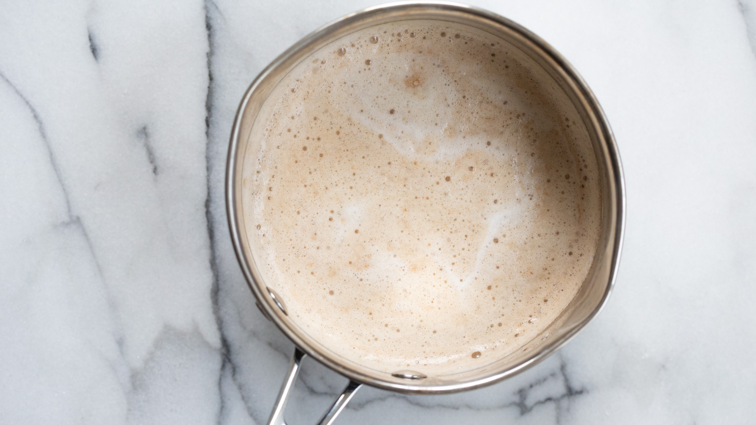 Creamy Warming Vegan Gingerbread Latte. This vegan version of the Starbucks gingerbread latte has fresh ginger, homemade gingerbread spice and amazing flavor. Can be made caffeine-free. Vegan Glutenfree Recipe