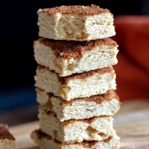 These Vegan Snickerdoodle Bars need 1 Bowl and 30 mins. Easy Snickerdoodle cookie bars short bread like, cinnamony and delicious. Glutenfree option. #vegan #recipe #snickerdoodlebars #veganRicha