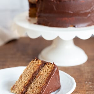 The Best Vegan Gluten free Vanilla Cake with Chocolate Frosting. Soft and delicious vanilla cakes sweetened with dates. Vegan Gluten free Recipe. Can be refined sugar free.