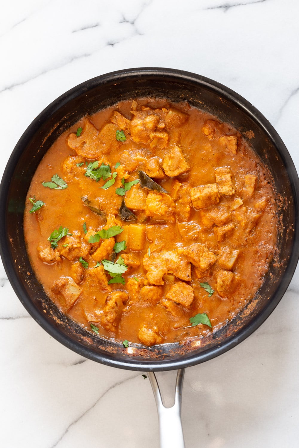 Tempeh Cauliflower Potato Tamarind Curry. South Indian Coconut and tamarind curry with veggies. #Vegan #Glutenfree #Nutfree #Recipe #veganricha #vegantamarindchickencurry Can be Soyfree.