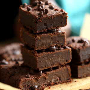 Vegan Chickpea Brownies. Grain-free Brownies with chickpeas and nut butter or seed butter. These #Vegan #Glutenfree Brownies Can be made without nuts. Fudgy Healthy No Added Oil, No Added refined sugar #Soyfree #veganRicha #chickpeabrownies #recipe