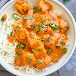 Vegan Paneer Lababdar with Tofu. Tofu with Luscious Tomato Cashew Ginger Sauce. Use this Delicious Indian Sauce with other proteins, chickpeas, veggies, chickpea tofu, tempeh, seitain. #VeganRicha #Paneerlababdar #Vegan #Glutenfree #Recipe Nutfree Soyfree options
