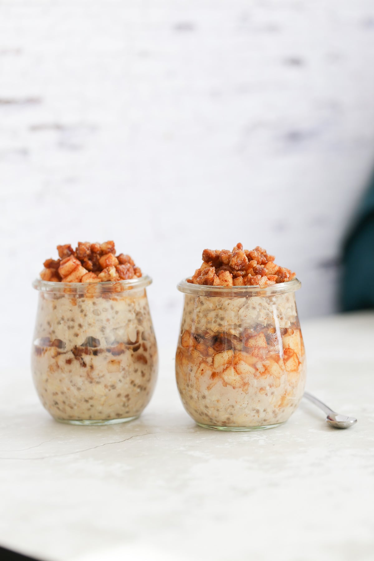 apple pie overnight oats two jars of apple pie overnight oats
