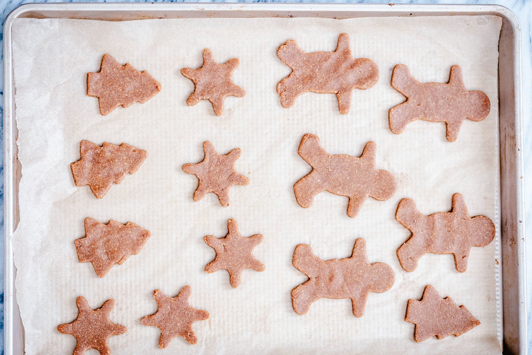 vegan gingerbread cookies a cookie tray with vegan gingerbread cookies