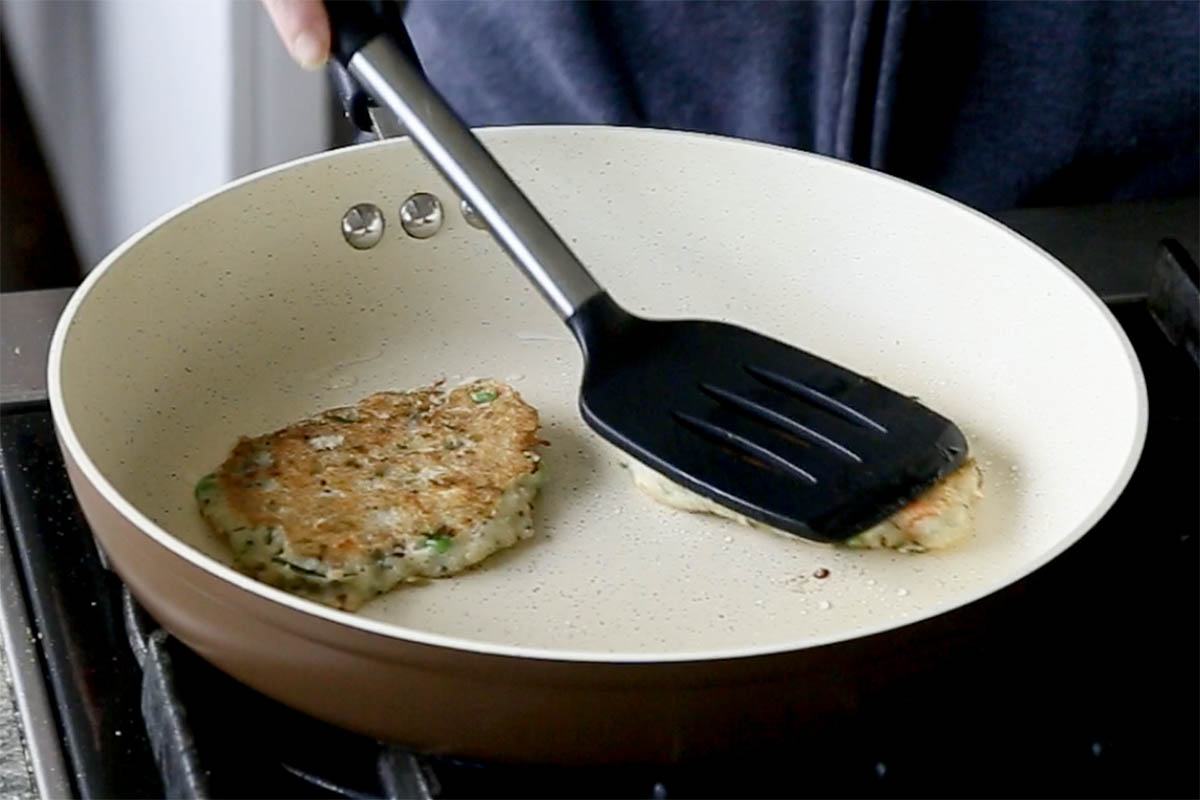 rava idli pancakes in the pan, after cooking