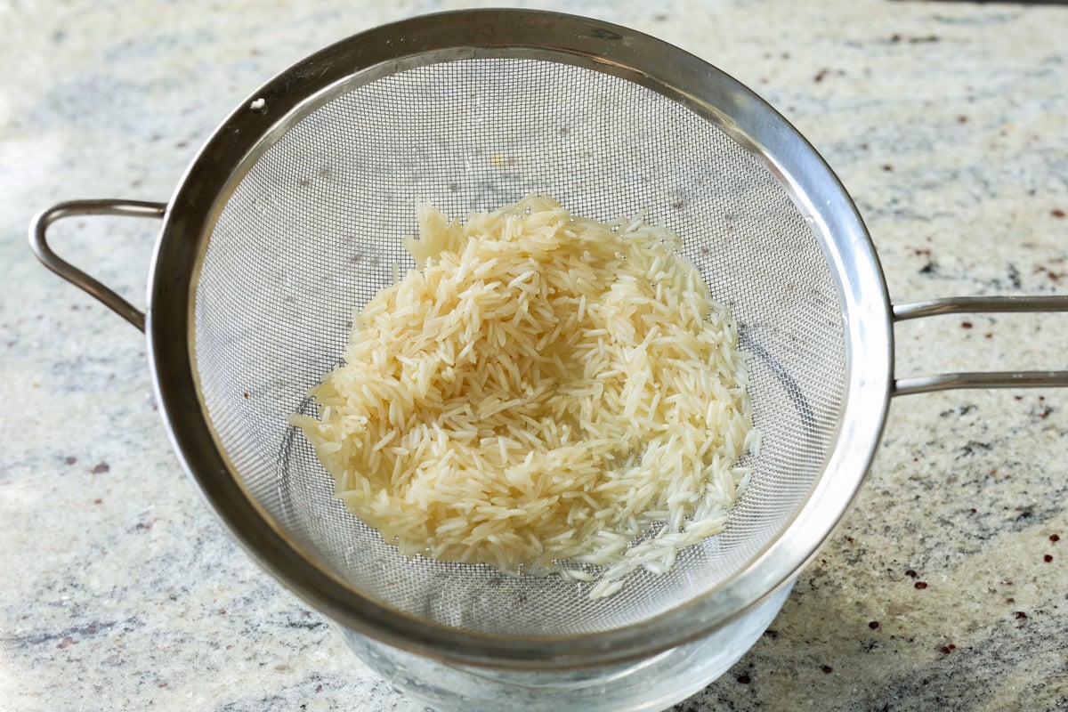 washing the rice