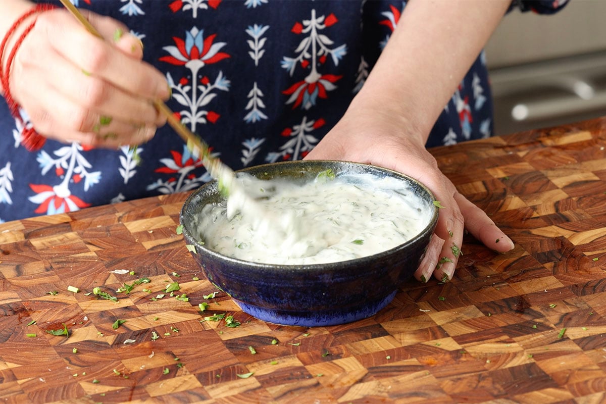 yogurt sauce in the bowl after mixing