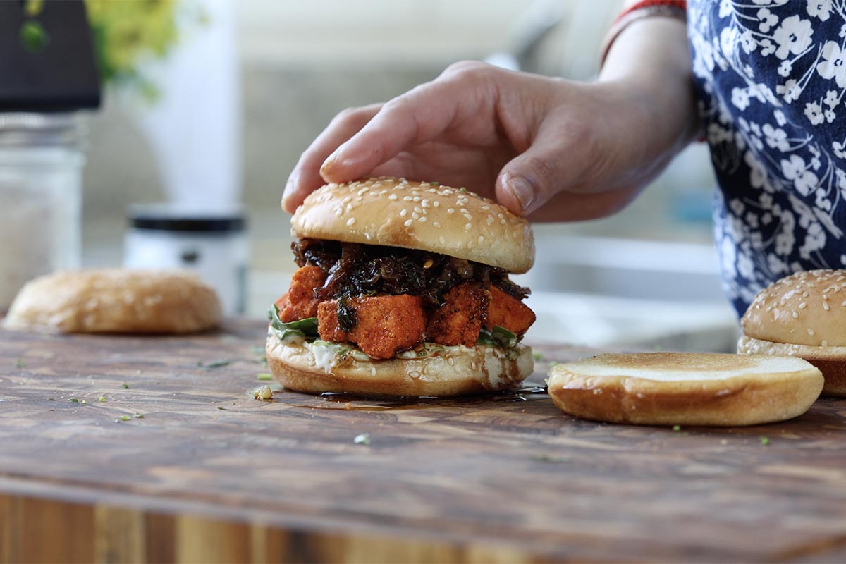 closing the curry tofu sandwich